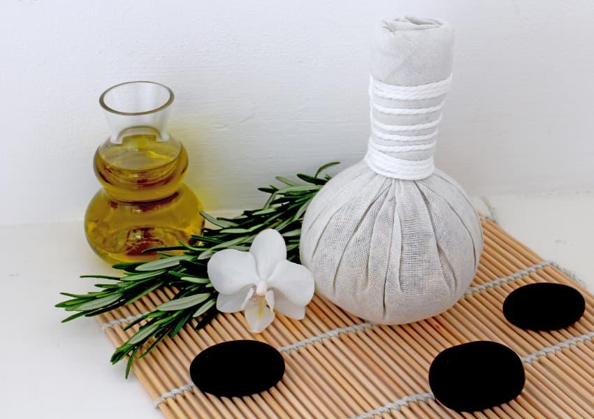  Thai Bazaar Online : บอลบีบสมุนไพร